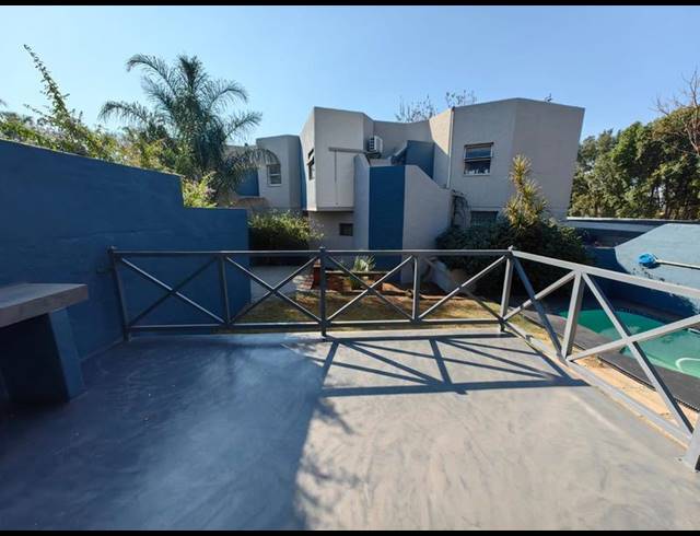 3 BEDROOM TOWNHOUSE FOR SALE IN WATERKLOOF GLEN